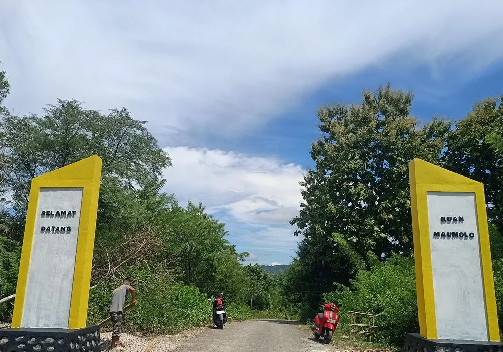 Tugu Selamat Datang Berdiri Kokoh, YFMG Wujudkan Simbol Kebangkitan Desa Maumolo